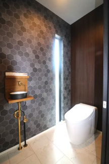 【トイレ】 | 前橋市江木町モデルハウス物件　＃11 | 1Fトイレ　タンクレストイレでスッキリ。お掃除もしやすいです♪