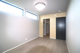 【寝室】 | 前橋市江木町モデルハウス物件　＃11 | 主寝室には大容量のウォークインクロゼット付き！