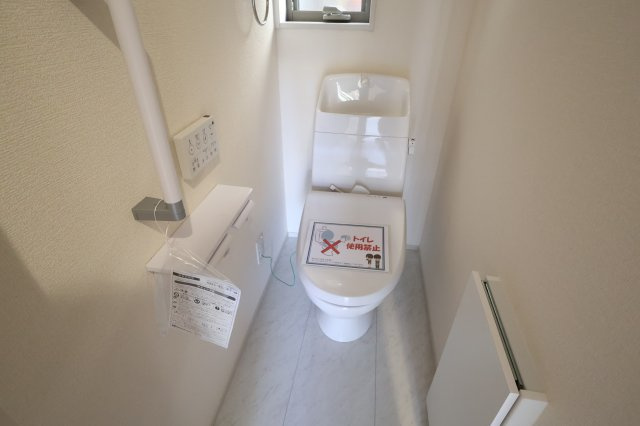 《仲介手数料無料》岩槻区大字金重109-176新築一戸建てリーブルガーデンのトイレ