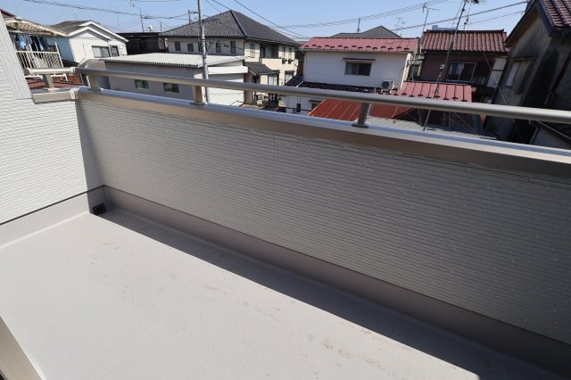 《仲介手数料無料》岩槻区大字金重109-176新築一戸建てリーブルガーデンのバルコニー