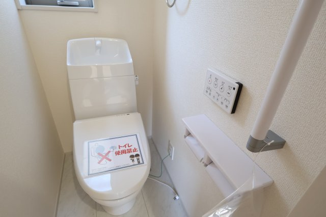 《仲介手数料無料》岩槻区大字金重109-176新築一戸建てリーブルガーデンのトイレ|2階