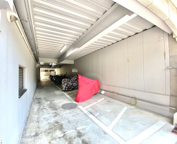 エムズ鴨江の駐輪場|雨風から守ってくれる屋根付き駐輪場です！