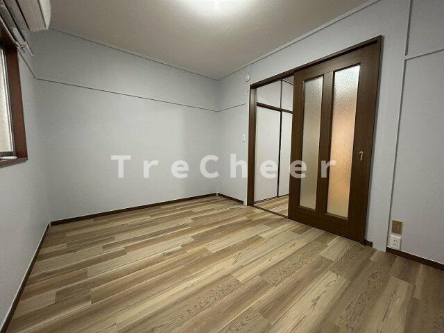 上野アパートメントの洋室