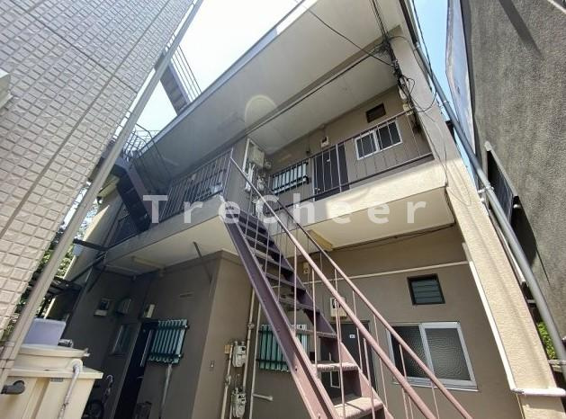 上野アパートメントの外観