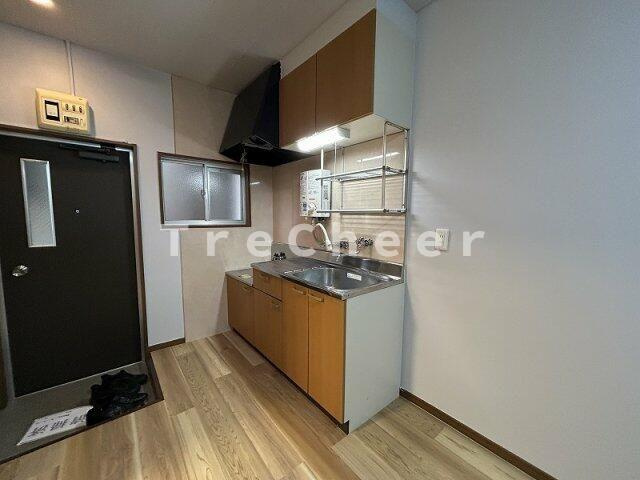 上野アパートメントの玄関