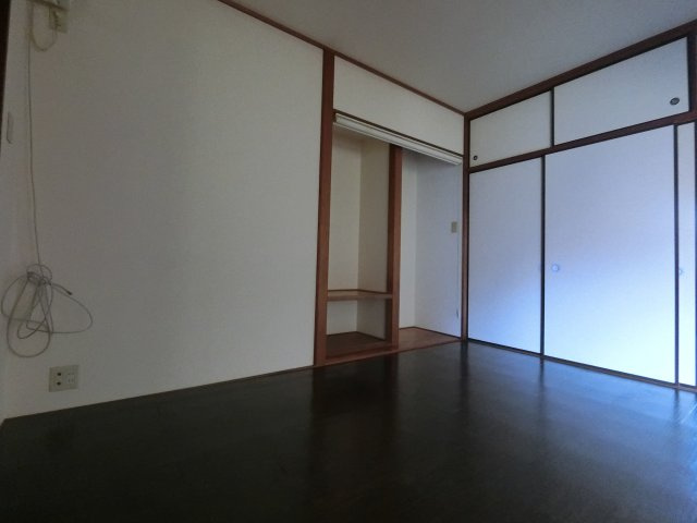 ドゥエル イーストの洋室