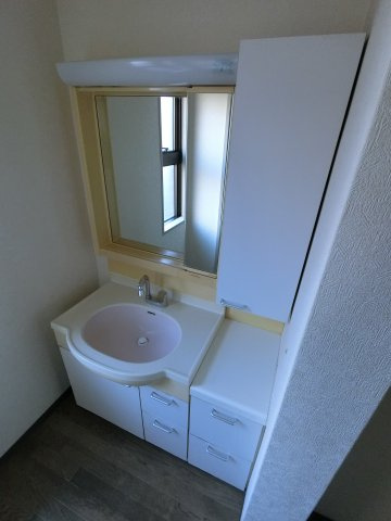 ドゥエル イーストの独立洗面台