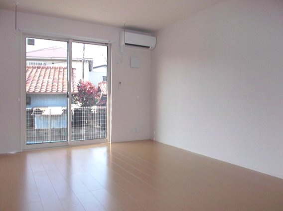 サニーフラット鵠沼の居間・リビング