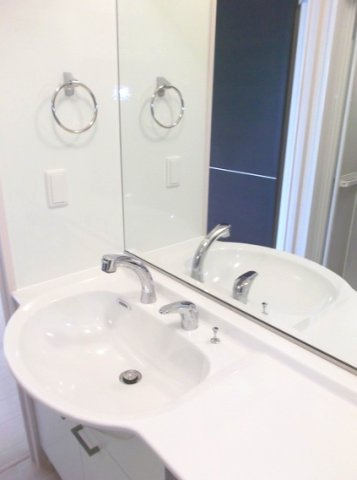 サニーフラット鵠沼の洗面所