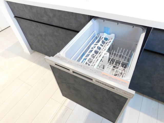 名古屋市西区貝田町１丁目の新築一戸建のキッチン|◇食器洗乾燥機◇　　家事の負担を軽減する便利な食洗機付き♪