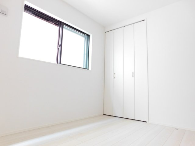 名古屋市西区貝田町１丁目の新築一戸建の洋室|◇洋室◇　　明るい洋室４．９２帖　全居室収納完備♪