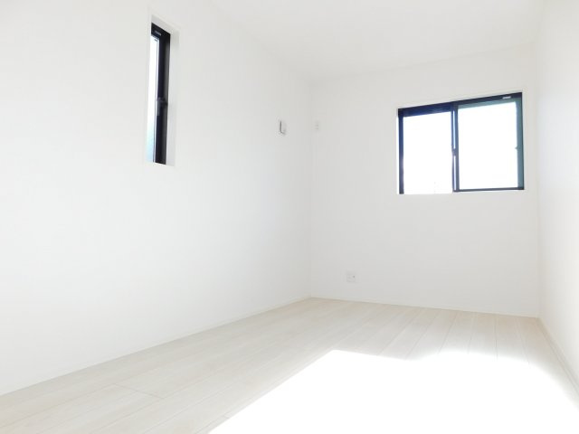 名古屋市西区貝田町１丁目の新築一戸建の洋室|◇洋室◇　　南面で明るい洋室５．９４帖　全居室収納完備♪