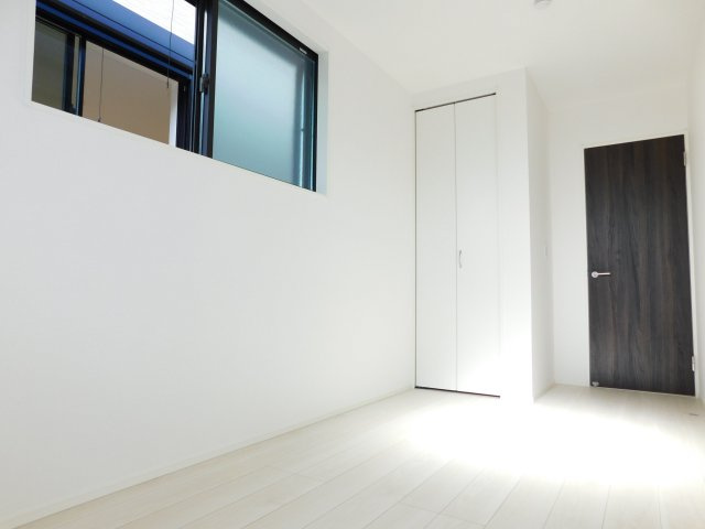 名古屋市西区貝田町１丁目の新築一戸建の洋室|◇洋室◇　　南面で明るい洋室５．５２帖　全居室収納完備♪