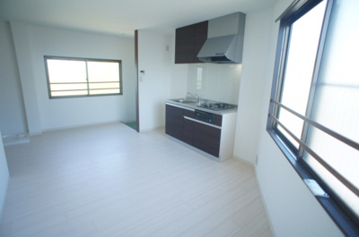 【居間・リビング】 | 丸完ビル