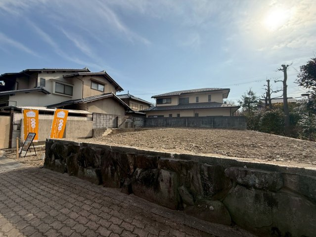 大枝北沓掛町4丁目16-1の外観|更地になりましたので、解体費がかかりません！土地のスケールを現地でぜひご確認ください♪