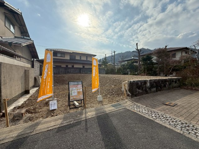 大枝北沓掛町4丁目16-1の外観|現地までの送迎サービスも行っております！お気軽にお申し付けください。