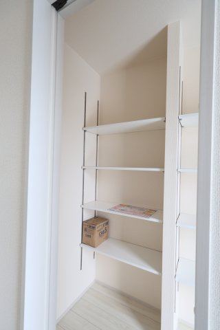 《仲介手数料無料》岩槻区大字末田2041-4新築一戸建てリーブルガーデンの玄関