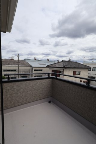 《仲介手数料無料》岩槻区大字末田2041-4新築一戸建てリーブルガーデンのバルコニー