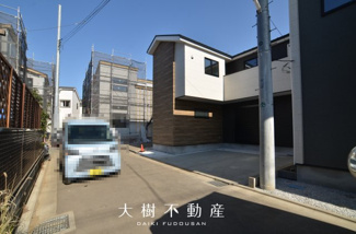 【前面道路含む現地写真】