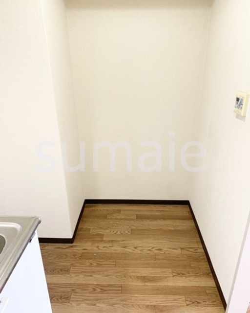 成加パラシオンのキッチン|冷蔵庫置き場です！