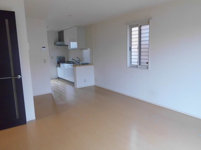 梅田様戸建Ⅱの居間・リビング