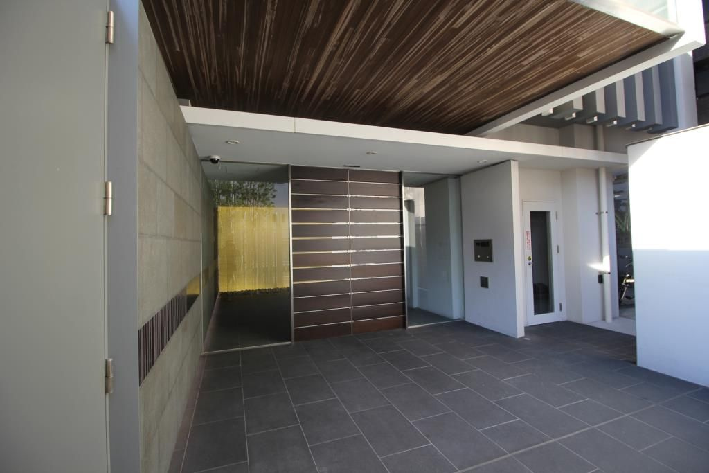 アールコート早稲田のエントランス