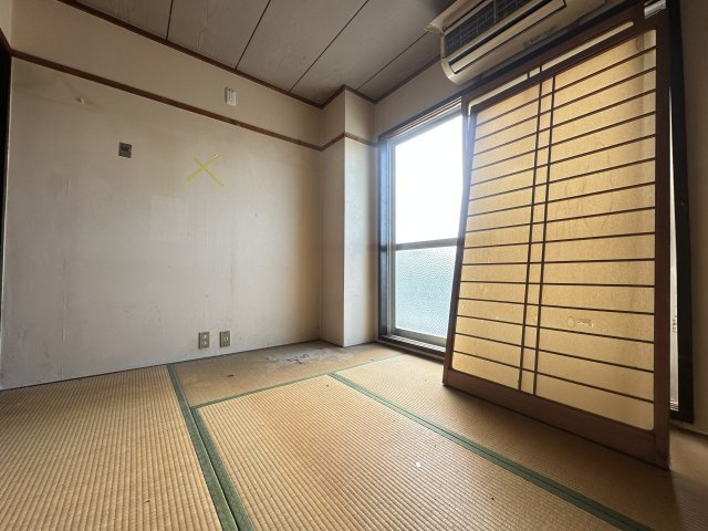 コーポイン長居A棟の和室