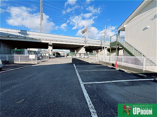 Surplus One光の駐車場