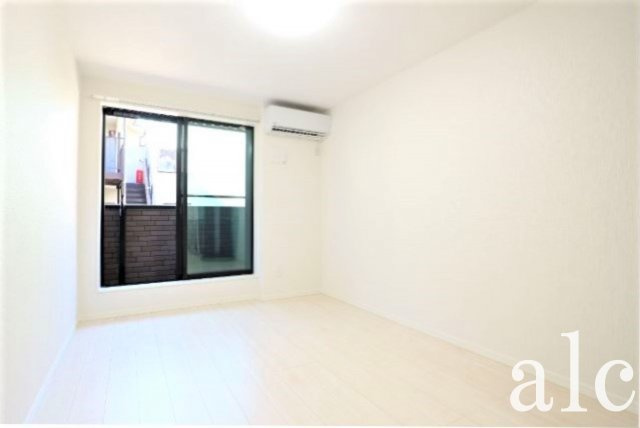 グランクオール代田橋の居間・リビング|☆ホワイトフローリング！！ネット無料のハイグレード物件☆