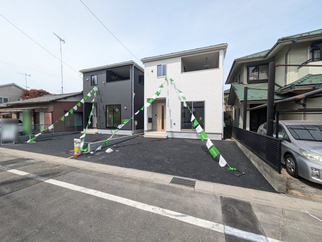 Cradle garden　熊谷市赤城町第3の駐車場|2台駐車可能なスペース完備
しっかり舗装してある駐車スペースで天気が悪く足元が悪い日でも乗り降りしやすい♪