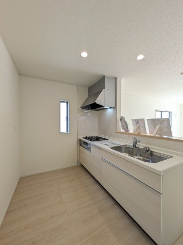 Cradle garden　熊谷市赤城町第3のキッチン|リビングのお子様を見守りながらお料理ができる対面キッチン
様子を見たり会話をしながら過ごせるキッチンで楽しく料理ができますね！