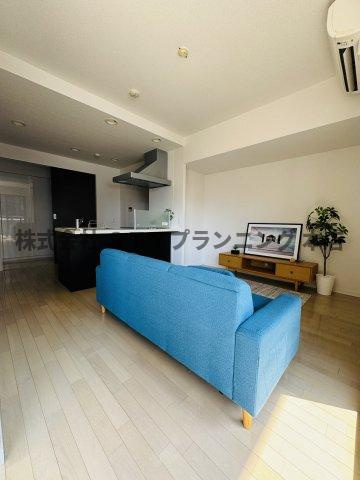 仲介手数料０円！アーデン泉プレミアの居間・リビング