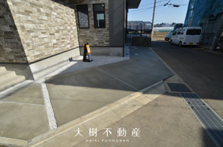 【駐車場】