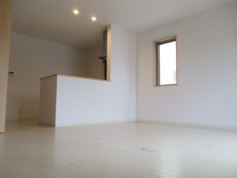 ストラーダ竹の山Ａ棟の居間・リビング