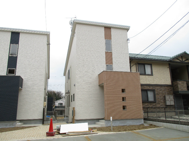 ストラーダ竹の山Ａ棟の駐車場
