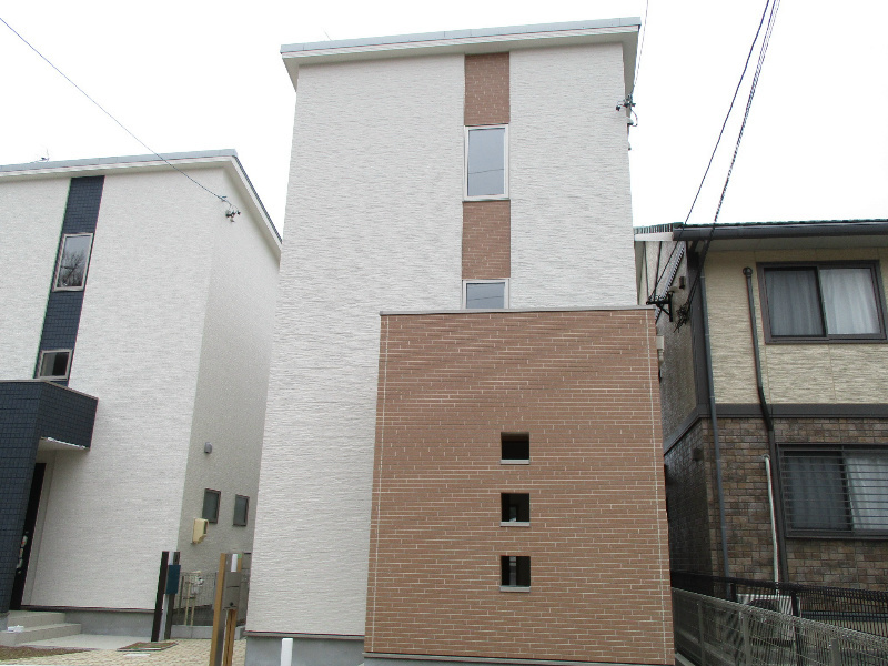 ストラーダ竹の山Ａ棟の外観