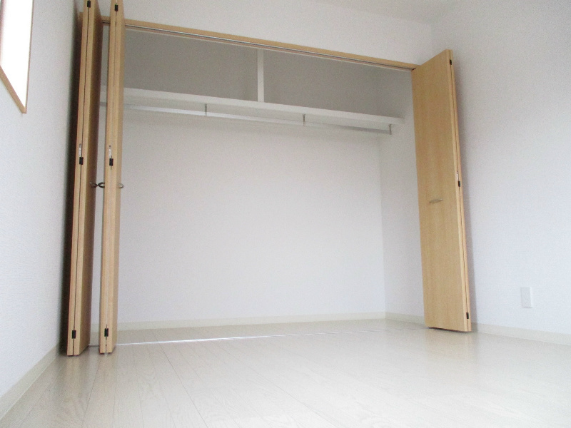 ストラーダ竹の山Ａ棟の収納