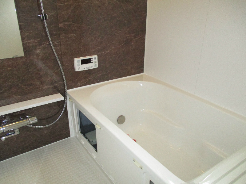 ストラーダ竹の山Ａ棟の浴室