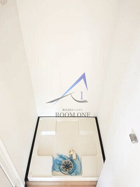 ル・リオン牛込柳町の設備|洗濯機置き場です。