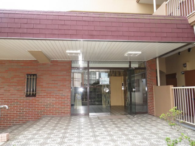 川越新宿マンションのエントランス
