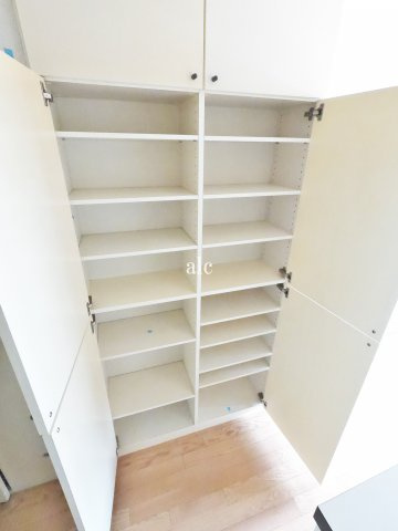 ワコーレ目白の収納