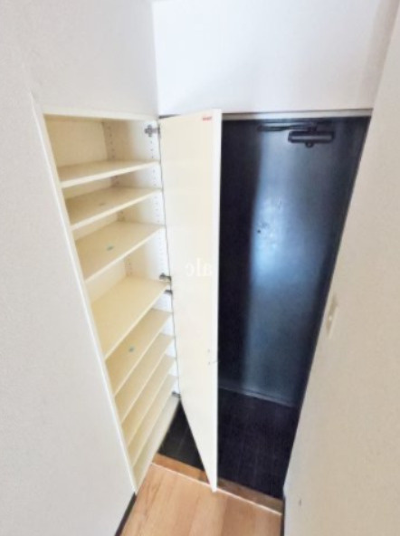 ワコーレ目白の玄関