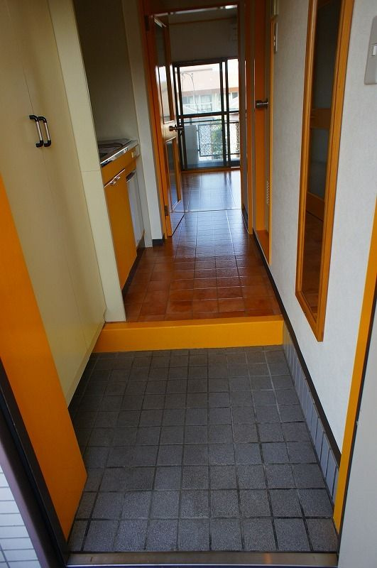 ジュネパレス市川第5の玄関