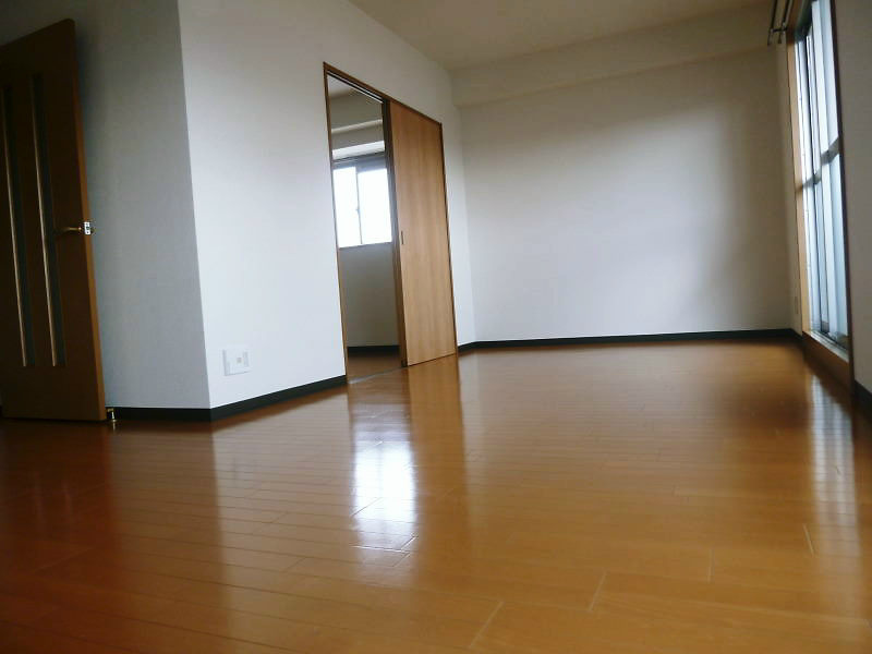 レージュ中根の居間・リビング