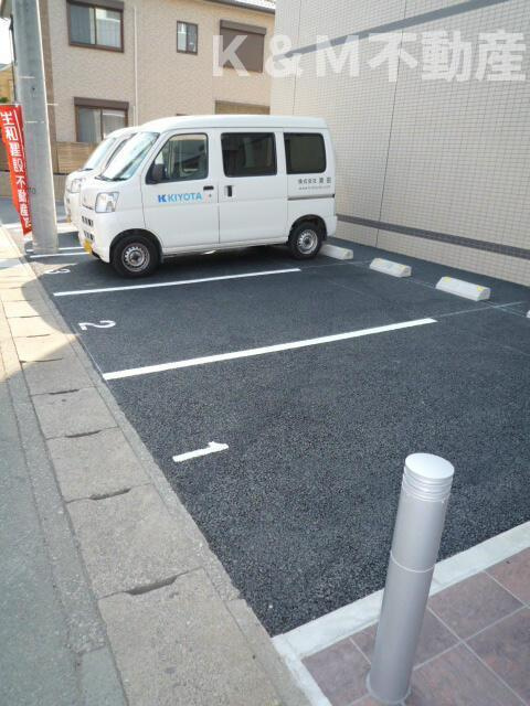 ソフィアガーデンの駐車場|車をお持ちの方に嬉しい駐車場付きの物件です