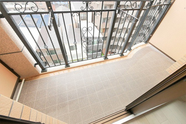 ラグゼ住之江のバルコニー