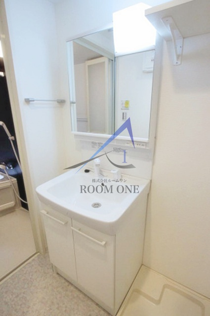 スカイコートパレス蒲田Ⅱの洗面所|独立洗面台です。