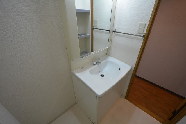 独立洗面化粧台付きでおすすめです！
