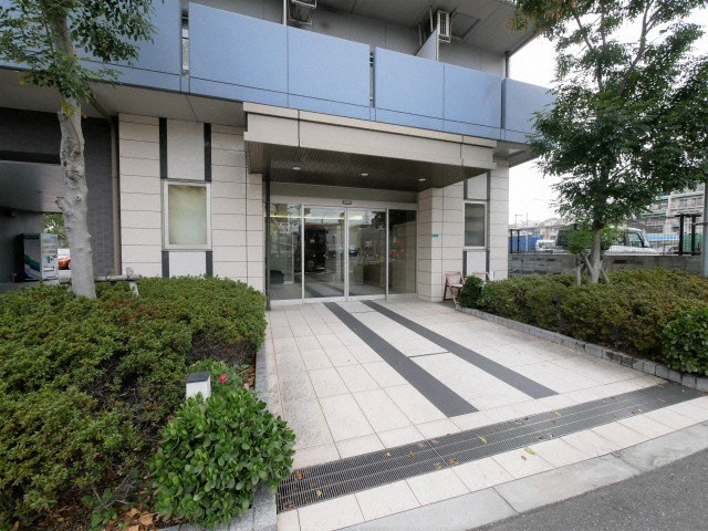 リアライズ住之江公園のエントランス