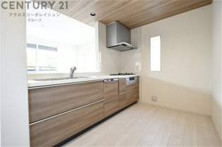 建築順調に進行中です。同社施工例物件近隣にございますので、見学希望の際はお気軽にお問い合わせください。ネットからの見学予約も便利です。「C21アクロス」でアクロスコーポレイションを検索！　木造3階建て